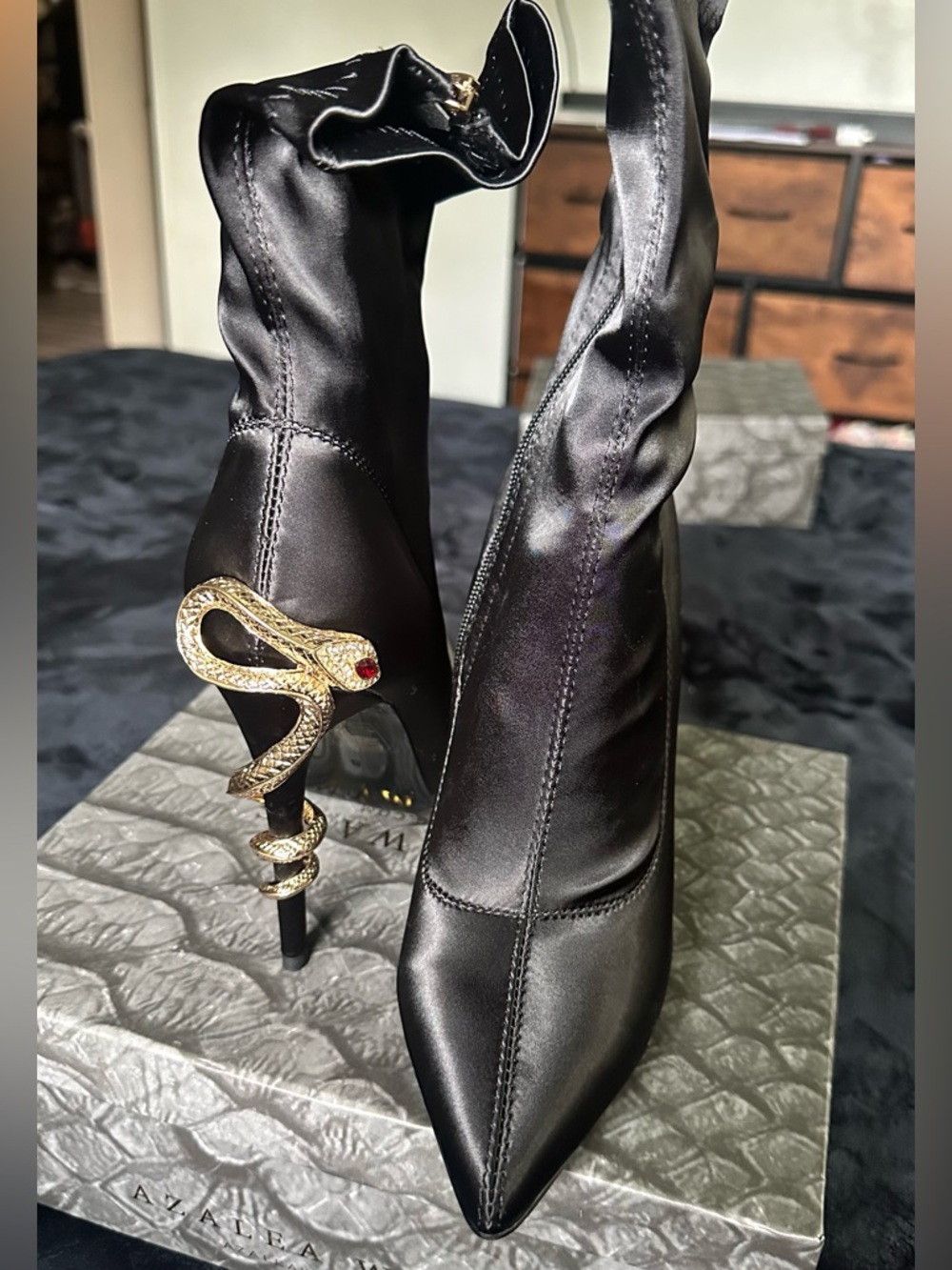 AZALEA WANG QUEEN OF KINGS STILETTO BOOTIE IN BLACK